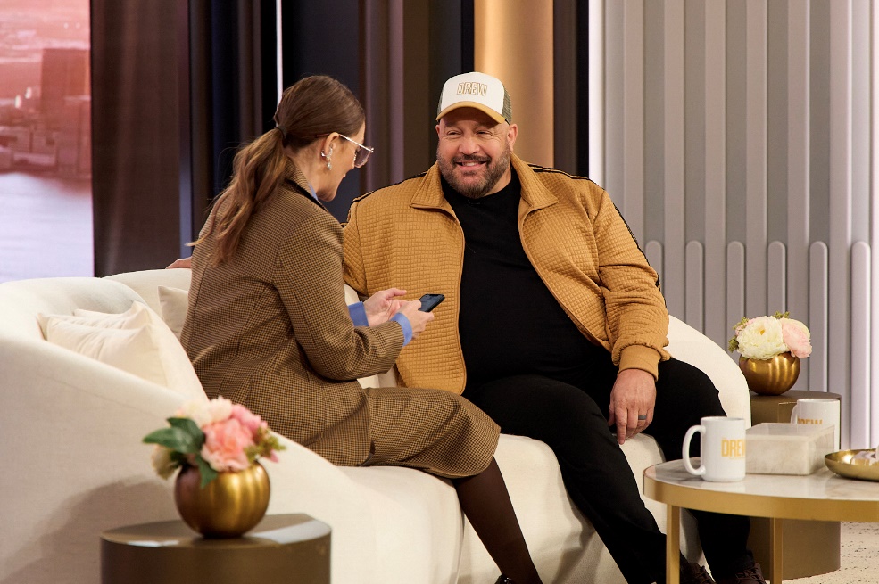 A person and person sitting on a couchAI-generated content may be incorrect.